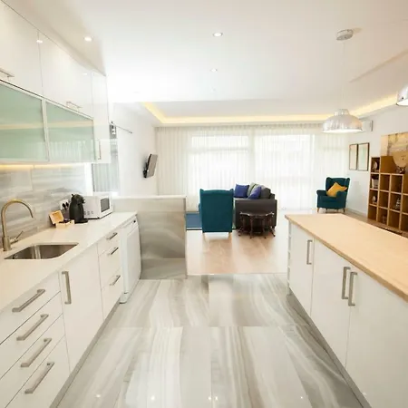 Lovelystay - The Golden & Blue House